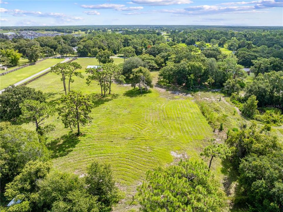 待售: $250,000 (2.39 acres)