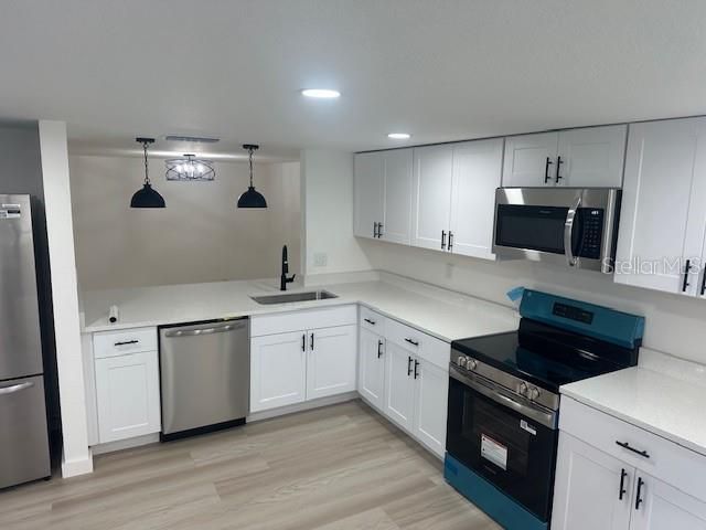 Active With Contract: $185,000 (2 beds, 2 baths, 1191 Square Feet)