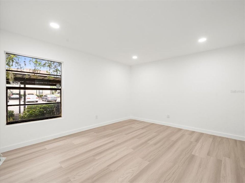 Active With Contract: $185,000 (2 beds, 2 baths, 1191 Square Feet)