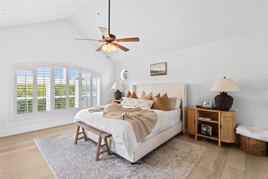 For Sale: $1,725,000 (5 beds, 5 baths, 4121 Square Feet)