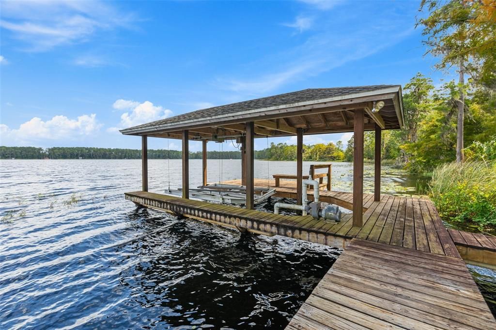 For Sale: $1,725,000 (5 beds, 5 baths, 4121 Square Feet)