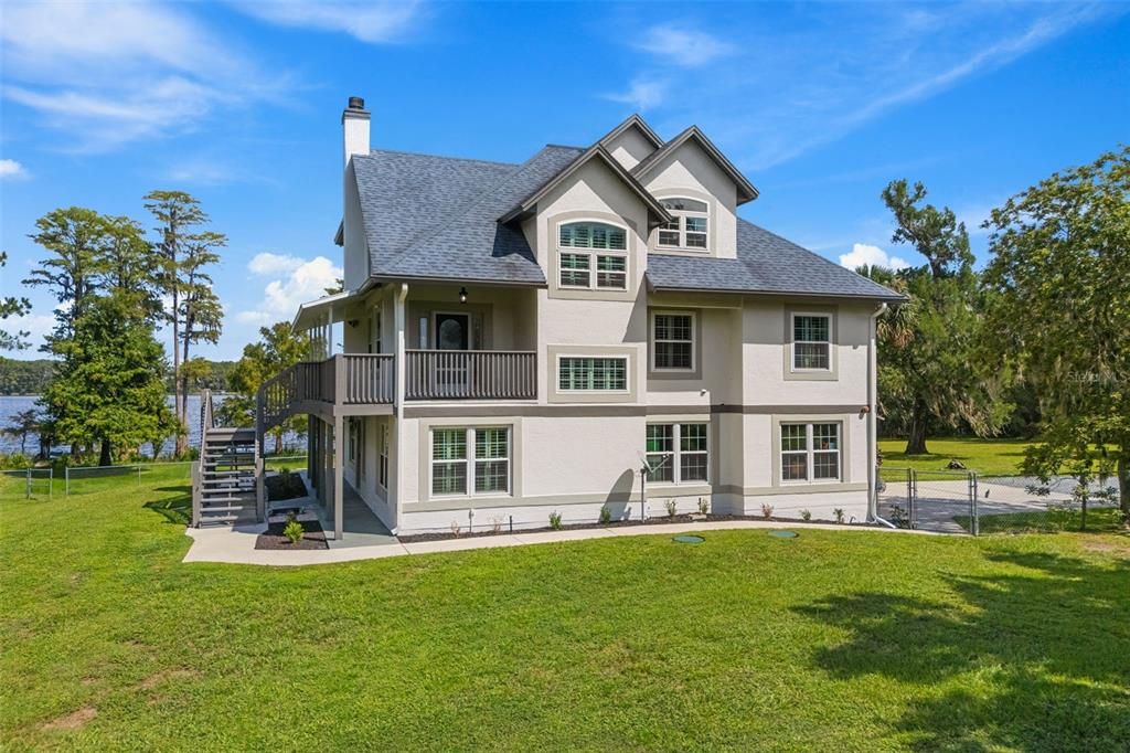 For Sale: $1,725,000 (5 beds, 5 baths, 4121 Square Feet)