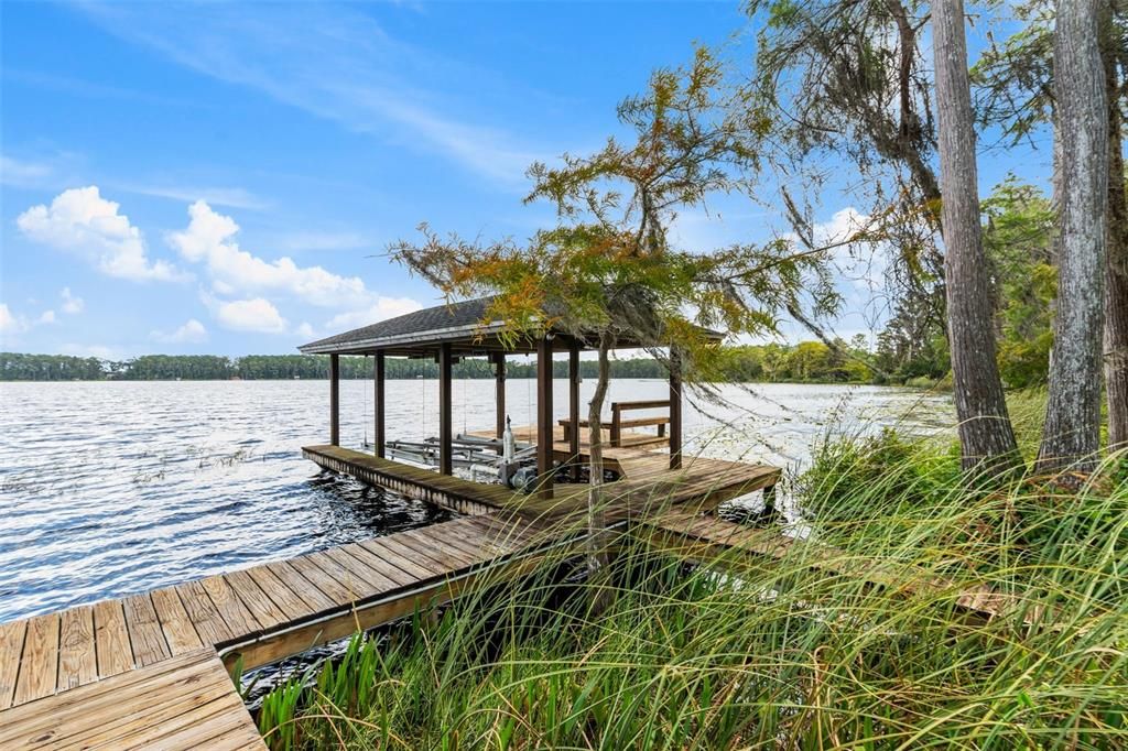 For Sale: $1,725,000 (5 beds, 5 baths, 4121 Square Feet)