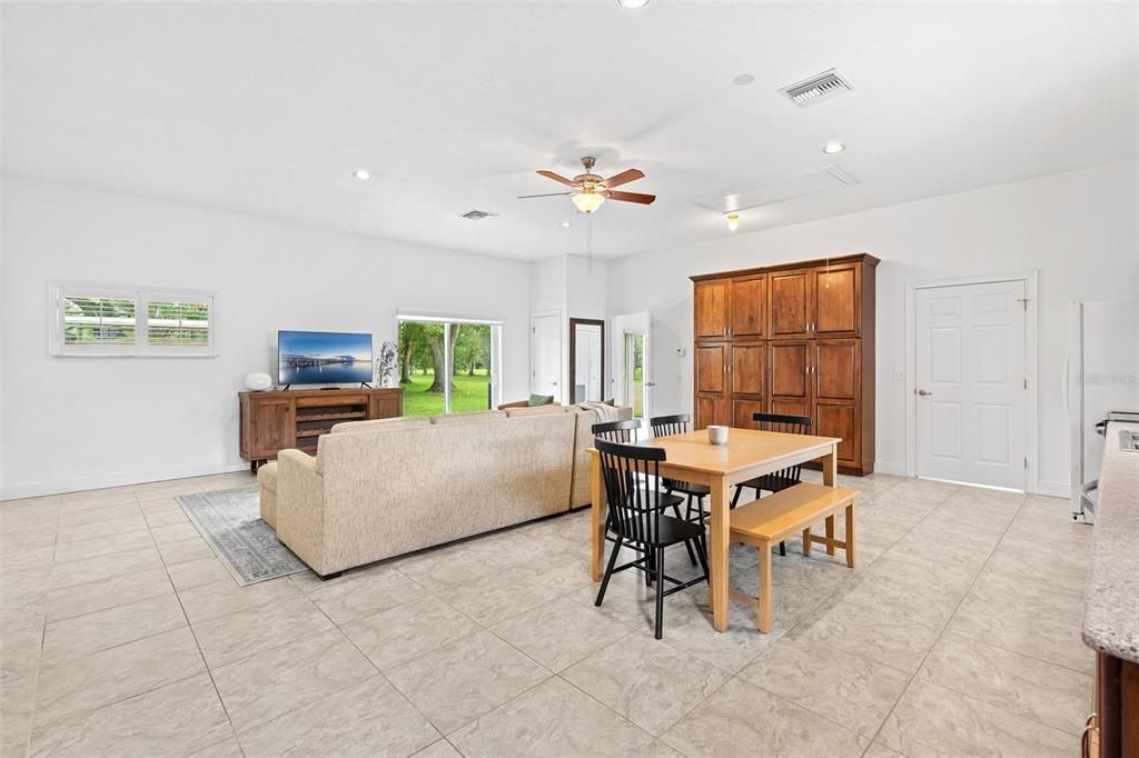 For Sale: $1,725,000 (5 beds, 5 baths, 4121 Square Feet)