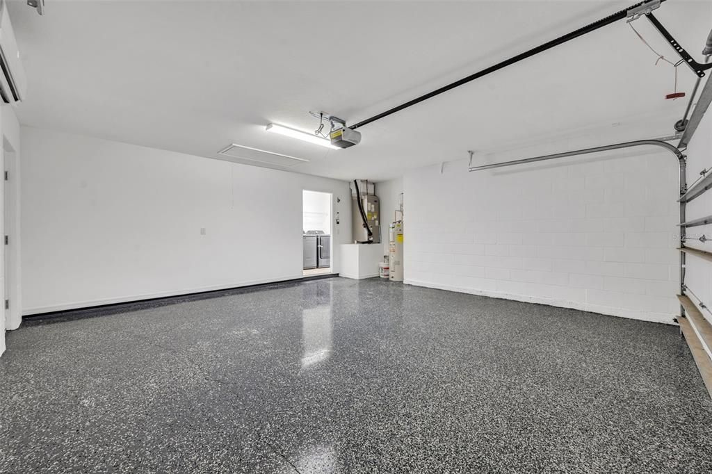 合同活跃: $329,900 (3 贝兹, 2 浴室, 1337 平方英尺)