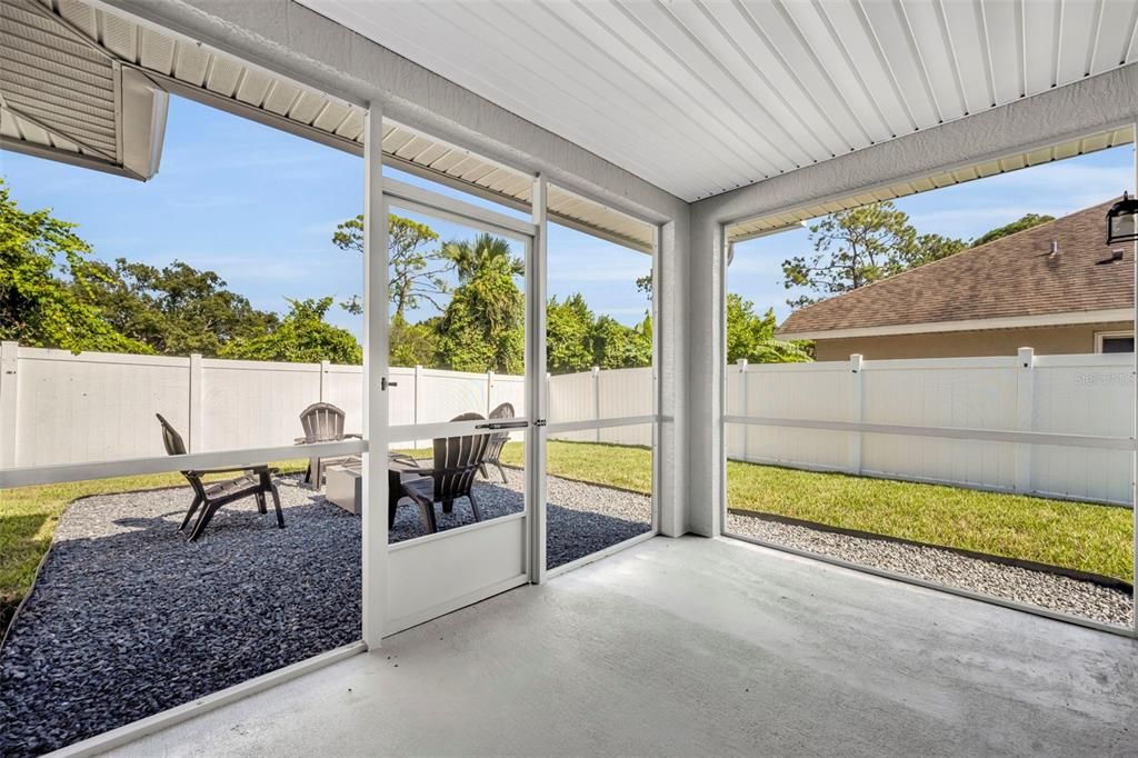 合同活跃: $329,900 (3 贝兹, 2 浴室, 1337 平方英尺)