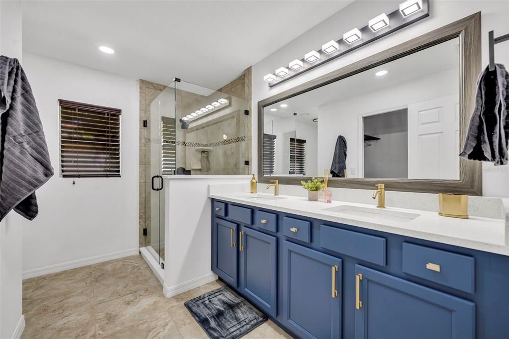 合同活跃: $329,900 (3 贝兹, 2 浴室, 1337 平方英尺)