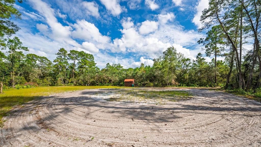 На продажу: $235,000 (2.41 acres)