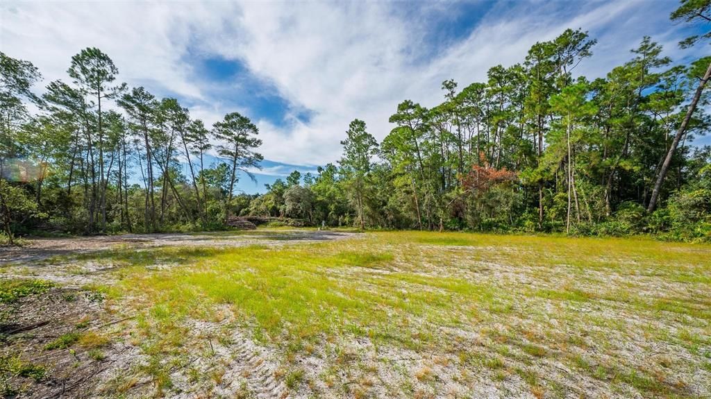 На продажу: $235,000 (2.41 acres)