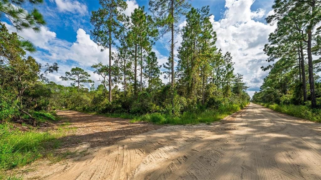 На продажу: $235,000 (2.41 acres)