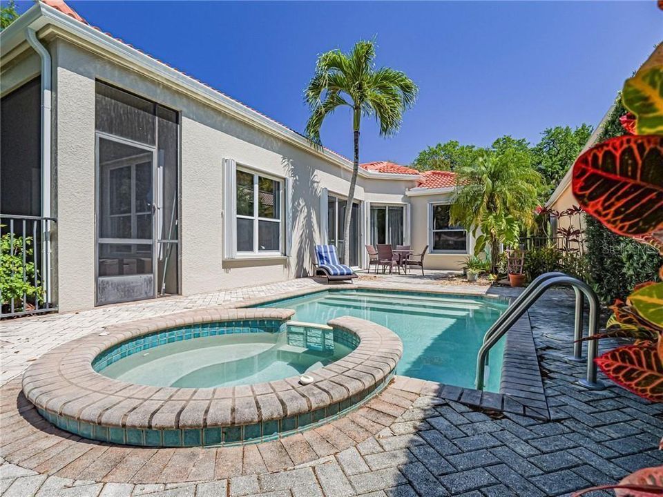 For Sale: $650,000 (3 beds, 2 baths, 2003 Square Feet)