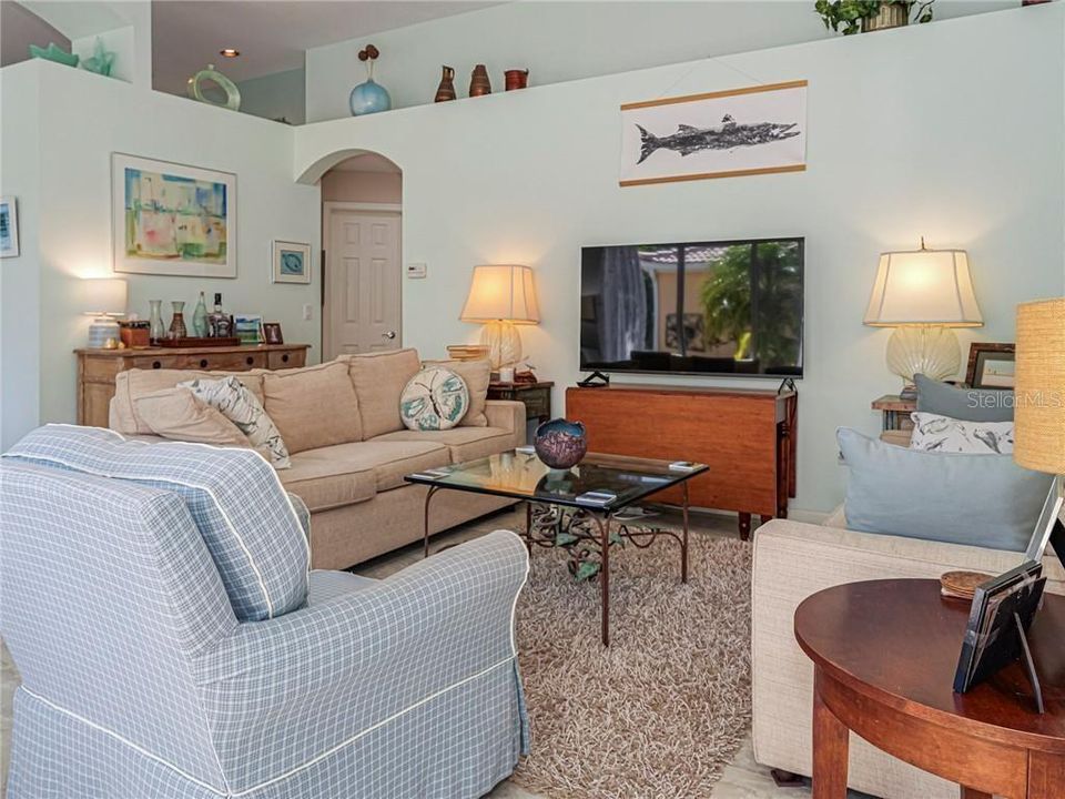 For Sale: $650,000 (3 beds, 2 baths, 2003 Square Feet)