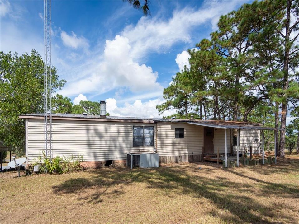 合同活跃: $319,900 (6 贝兹, 3 浴室, 2544 平方英尺)