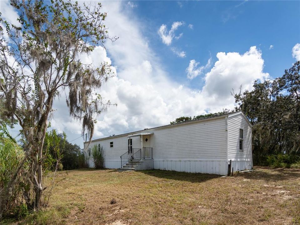 合同活跃: $319,900 (6 贝兹, 3 浴室, 2544 平方英尺)