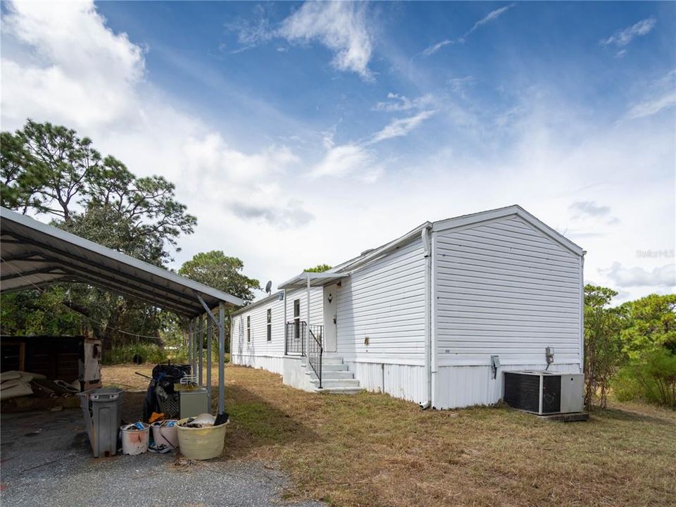 合同活跃: $319,900 (6 贝兹, 3 浴室, 2544 平方英尺)