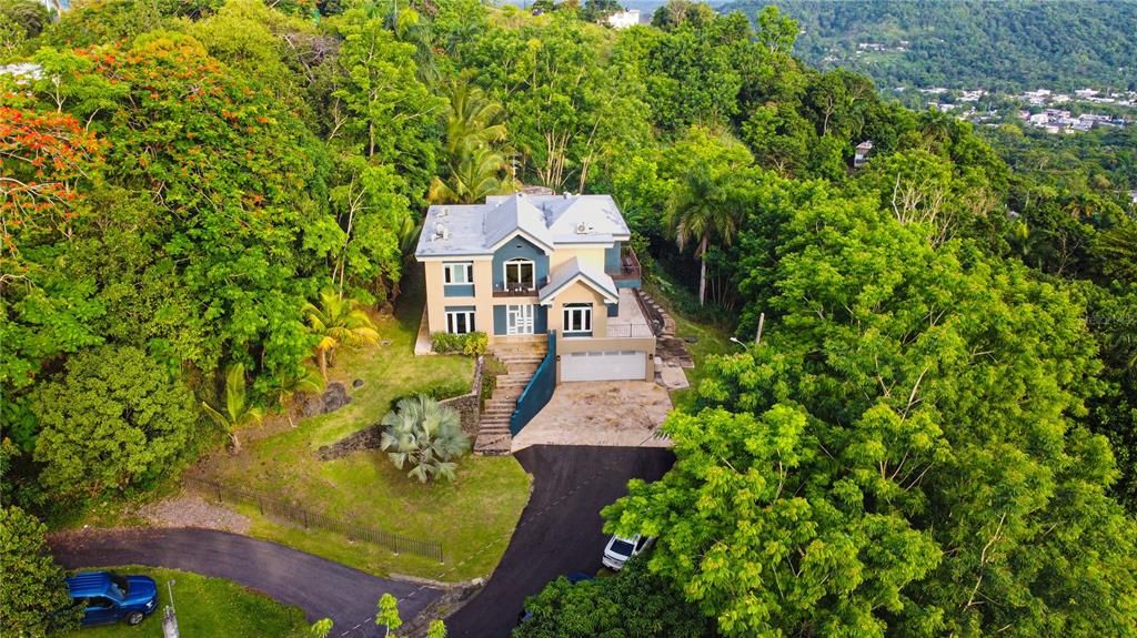 For Sale: $900,000 (5 beds, 4 baths, 3446 Square Feet)