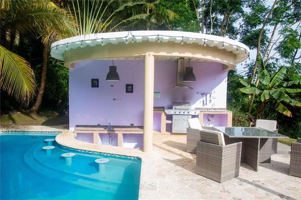 For Sale: $900,000 (5 beds, 4 baths, 3446 Square Feet)