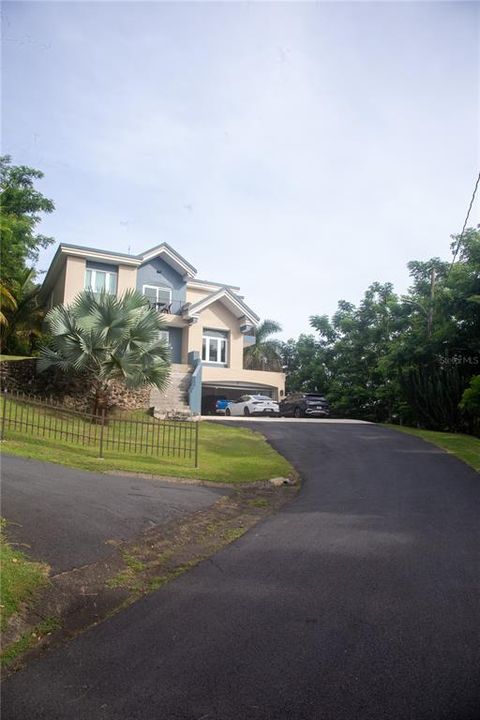 For Sale: $900,000 (5 beds, 4 baths, 3446 Square Feet)