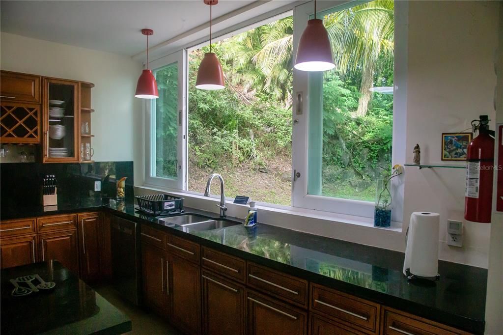 For Sale: $900,000 (5 beds, 4 baths, 3446 Square Feet)