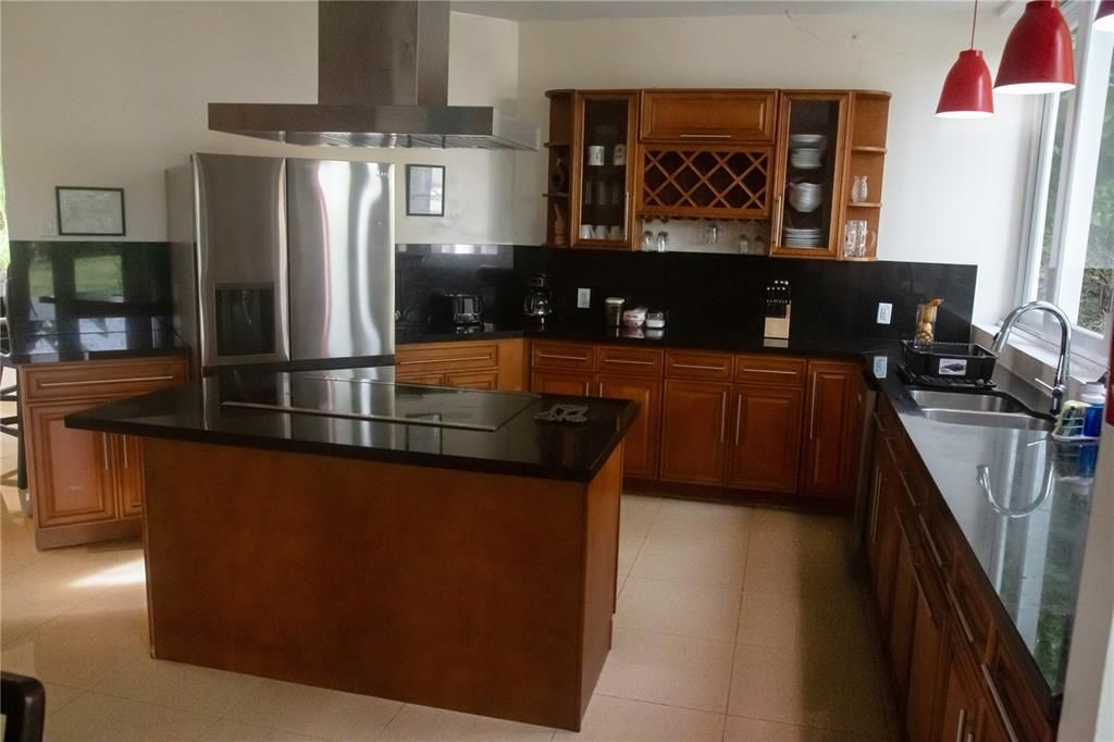 For Sale: $900,000 (5 beds, 4 baths, 3446 Square Feet)