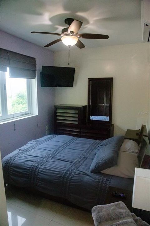 For Sale: $900,000 (5 beds, 4 baths, 3446 Square Feet)