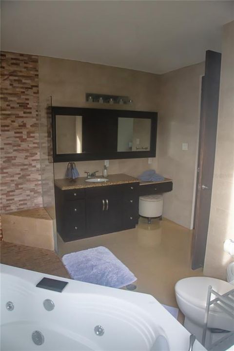 For Sale: $900,000 (5 beds, 4 baths, 3446 Square Feet)