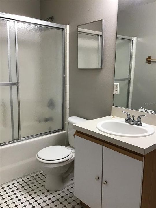 В аренду: $3,050 (6 спален, 4 ванн, 3355 Квадратных фут)