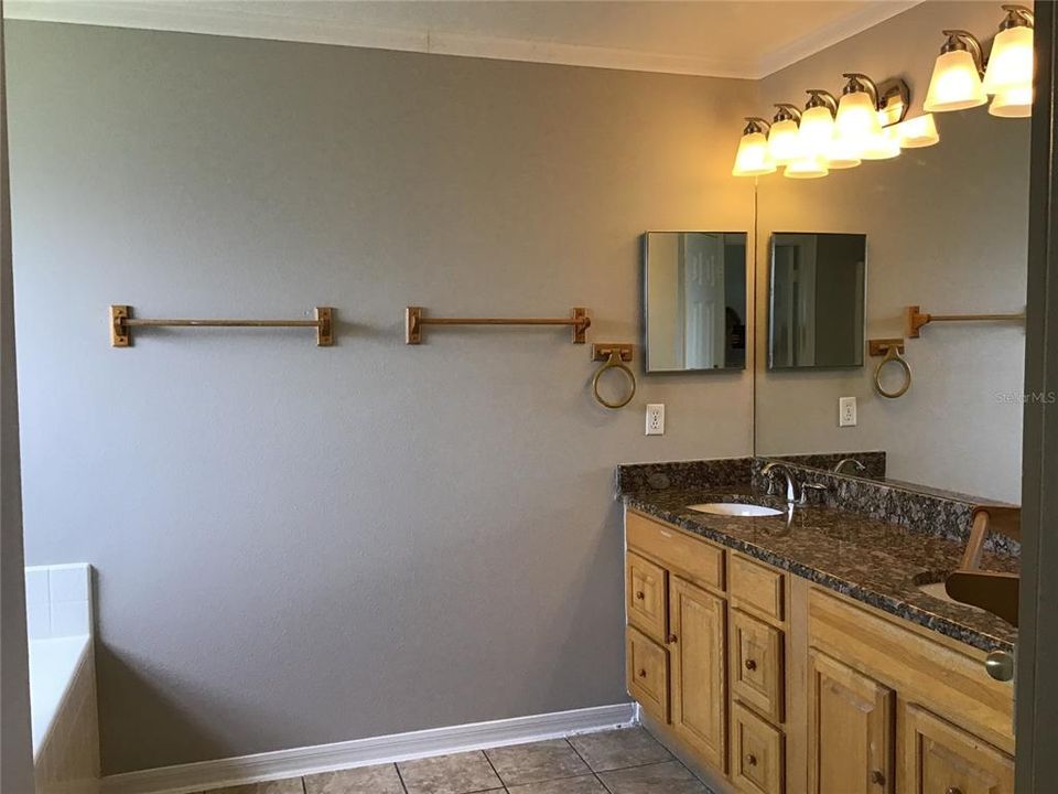 В аренду: $3,050 (6 спален, 4 ванн, 3355 Квадратных фут)