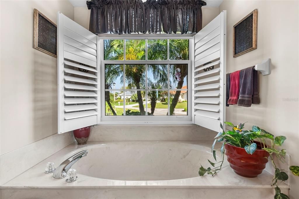 На продажу: $895,000 (3 спален, 2 ванн, 2314 Квадратных фут)