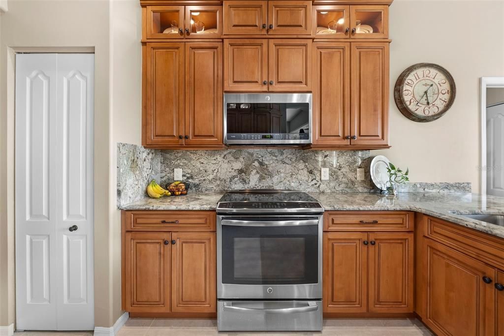 На продажу: $895,000 (3 спален, 2 ванн, 2314 Квадратных фут)