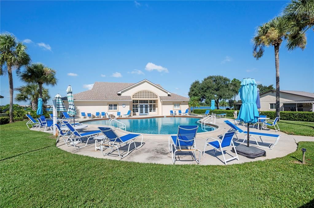 合同活跃: $219,000 (2 贝兹, 2 浴室, 1278 平方英尺)