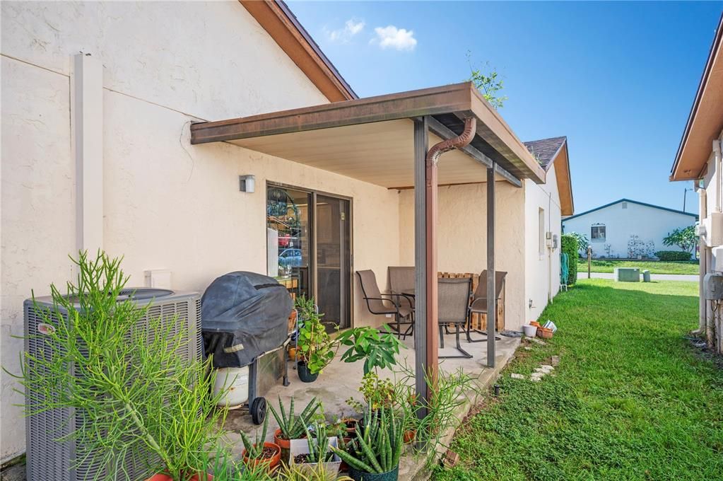 合同活跃: $219,000 (2 贝兹, 2 浴室, 1278 平方英尺)