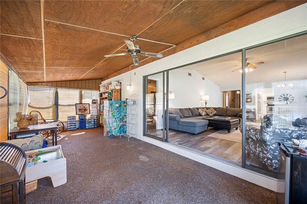 合同活跃: $219,000 (2 贝兹, 2 浴室, 1278 平方英尺)