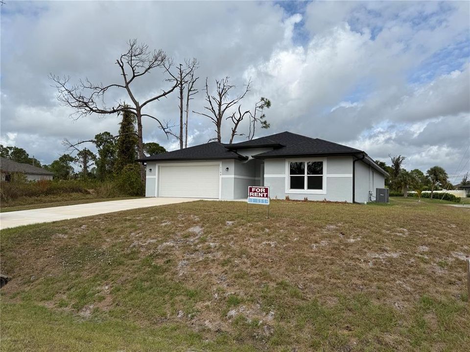 Activo con contrato: $2,150 (4 camas, 2 baños, 1800 Pies cuadrados)