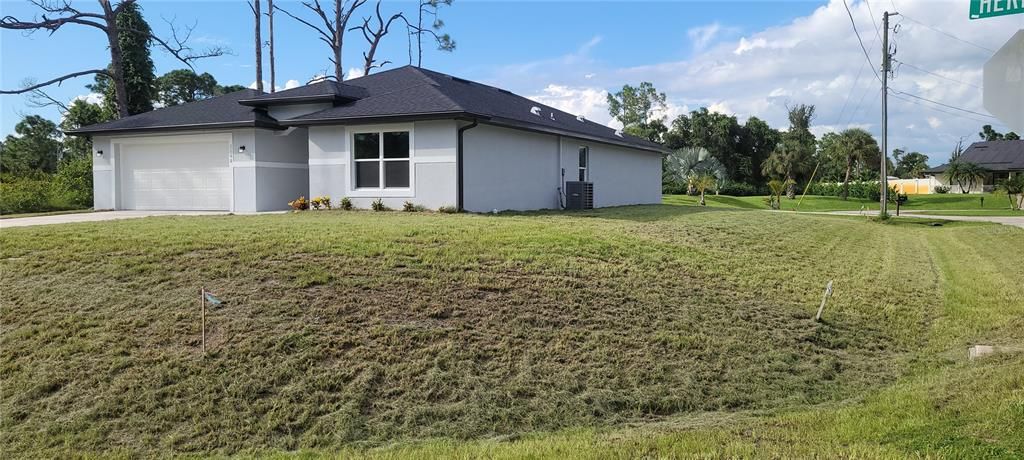 Activo con contrato: $2,150 (4 camas, 2 baños, 1800 Pies cuadrados)