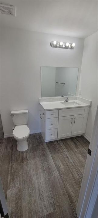 Activo con contrato: $2,150 (4 camas, 2 baños, 1800 Pies cuadrados)