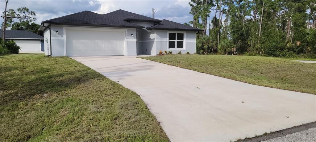 Activo con contrato: $2,150 (4 camas, 2 baños, 1800 Pies cuadrados)