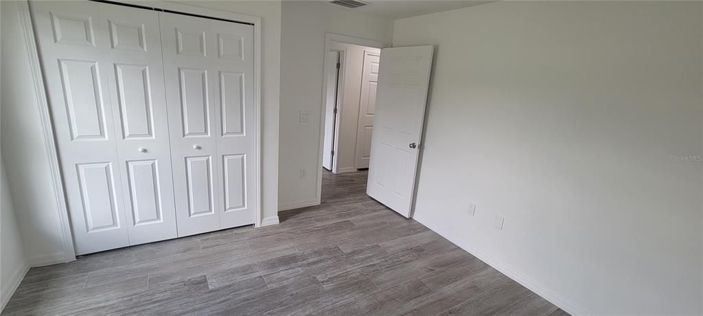 Activo con contrato: $2,150 (4 camas, 2 baños, 1800 Pies cuadrados)