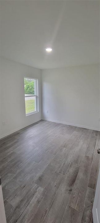 Activo con contrato: $2,150 (4 camas, 2 baños, 1800 Pies cuadrados)