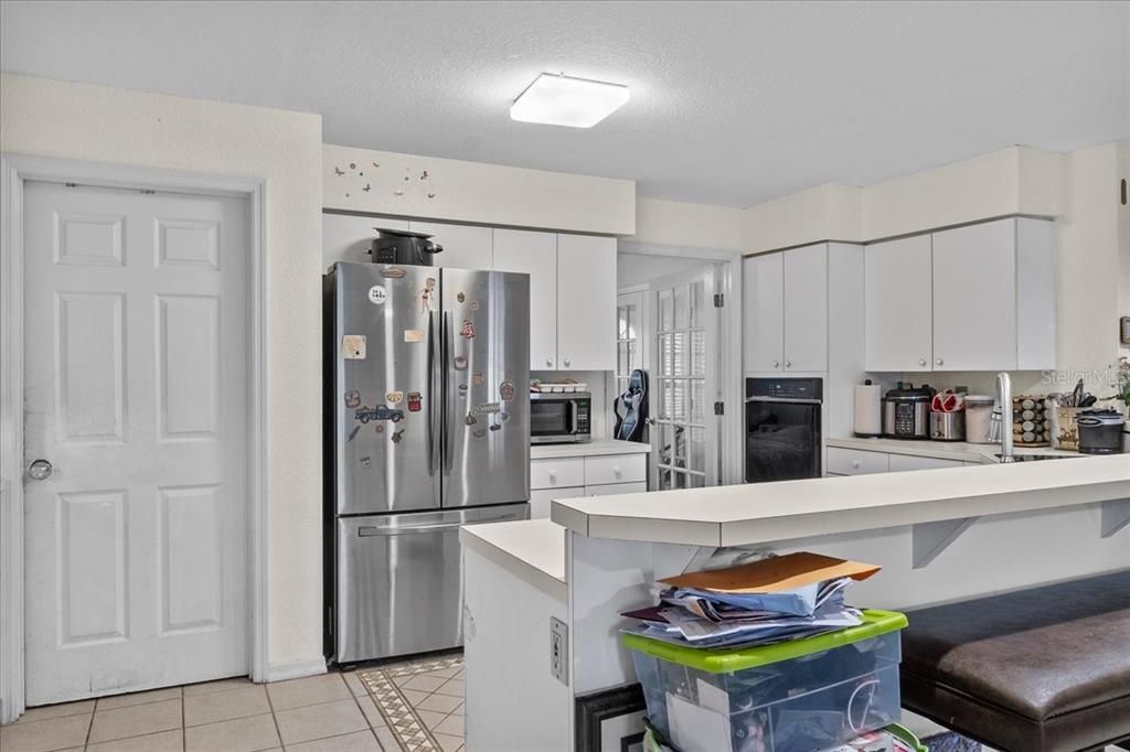 Под контрактом: $299,000 (3 спален, 2 ванн, 1874 Квадратных фут)