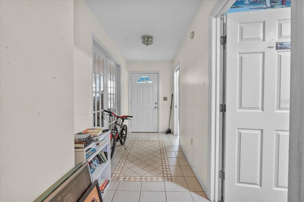 Под контрактом: $299,000 (3 спален, 2 ванн, 1874 Квадратных фут)