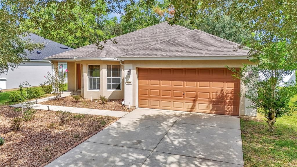 合同活跃: $215,000 (2 贝兹, 2 浴室, 1695 平方英尺)