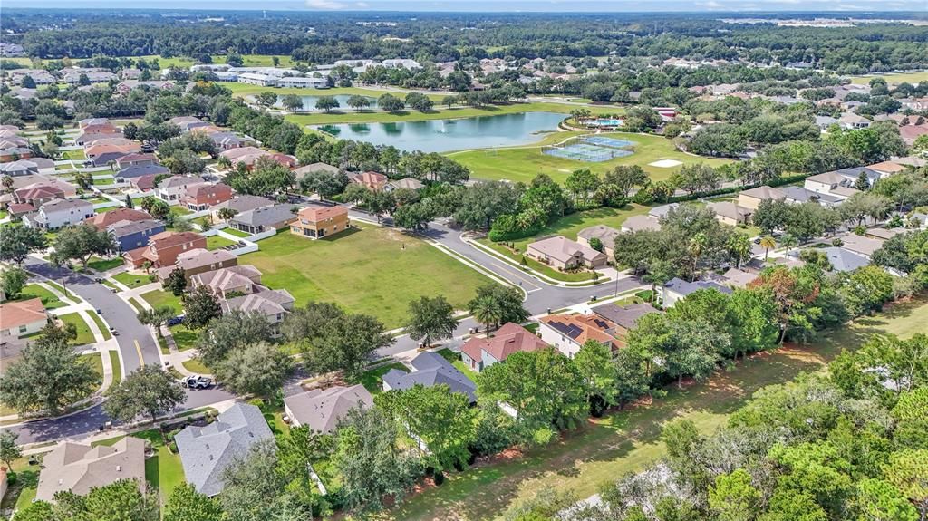 合同活跃: $215,000 (2 贝兹, 2 浴室, 1695 平方英尺)