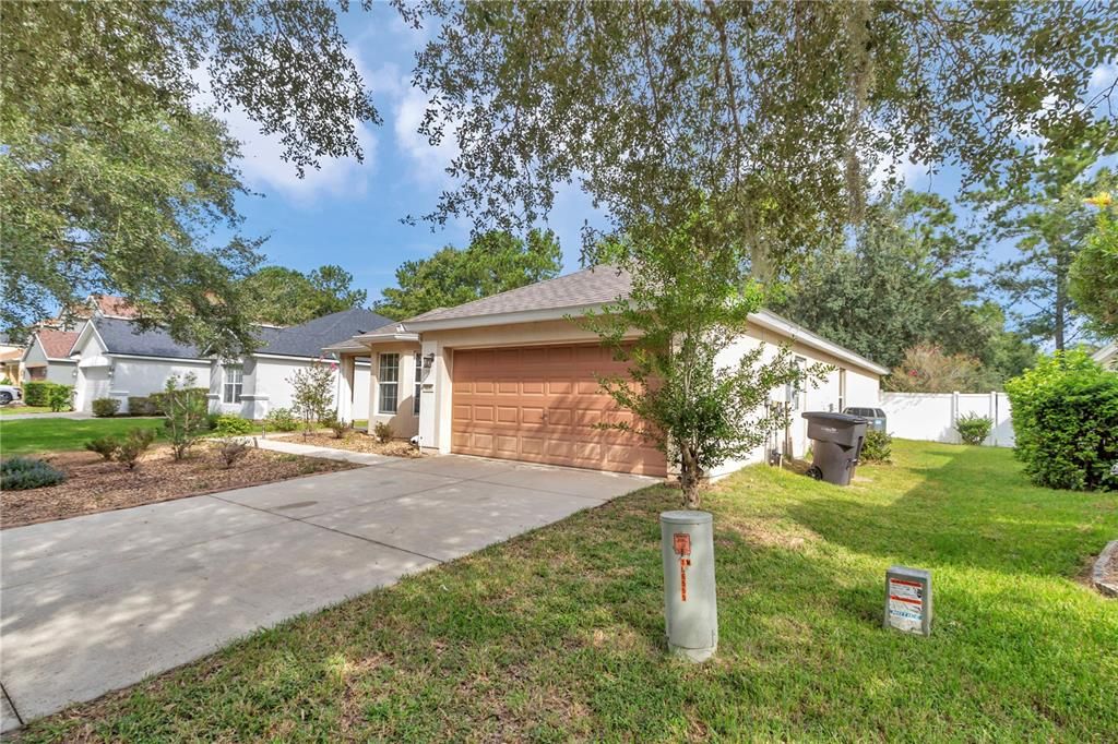 合同活跃: $215,000 (2 贝兹, 2 浴室, 1695 平方英尺)