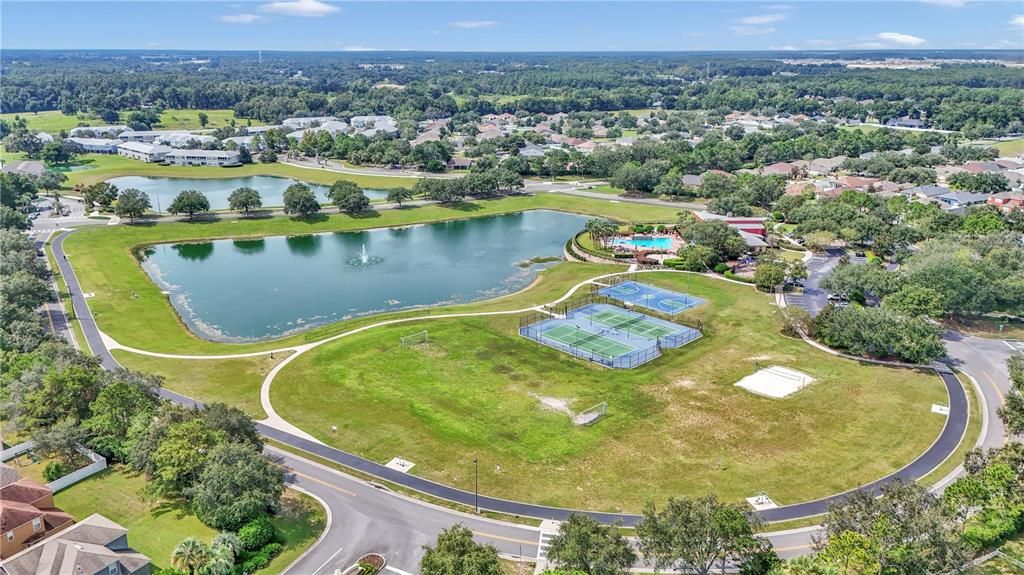 合同活跃: $215,000 (2 贝兹, 2 浴室, 1695 平方英尺)