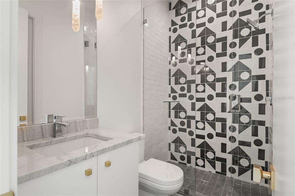 待售: $3,295,000 (5 贝兹, 5 浴室, 3863 平方英尺)