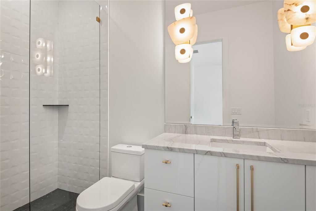 待售: $3,295,000 (5 贝兹, 5 浴室, 3863 平方英尺)