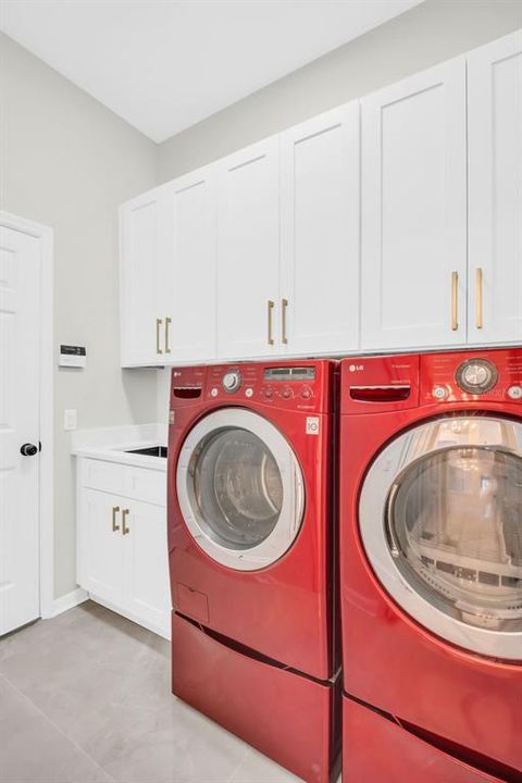 Active With Contract: $725,000 (4 beds, 3 baths, 3038 Square Feet)