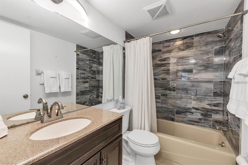 В аренду: $6,950 (2 спален, 2 ванн, 1217 Квадратных фут)