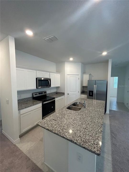 В аренду: $1,895 (3 спален, 2 ванн, 1556 Квадратных фут)